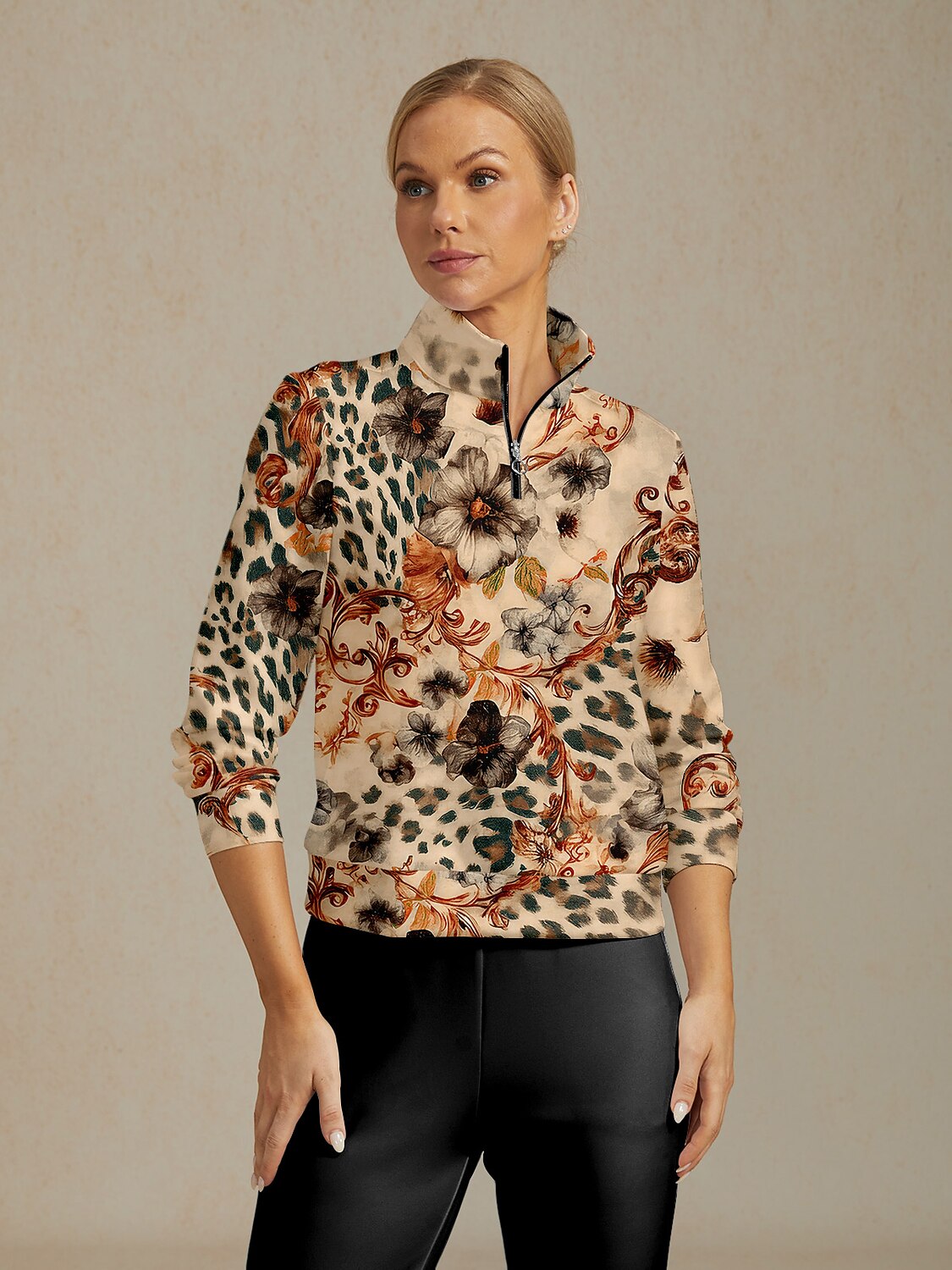 Wildlife Party Golf Sweatshirt