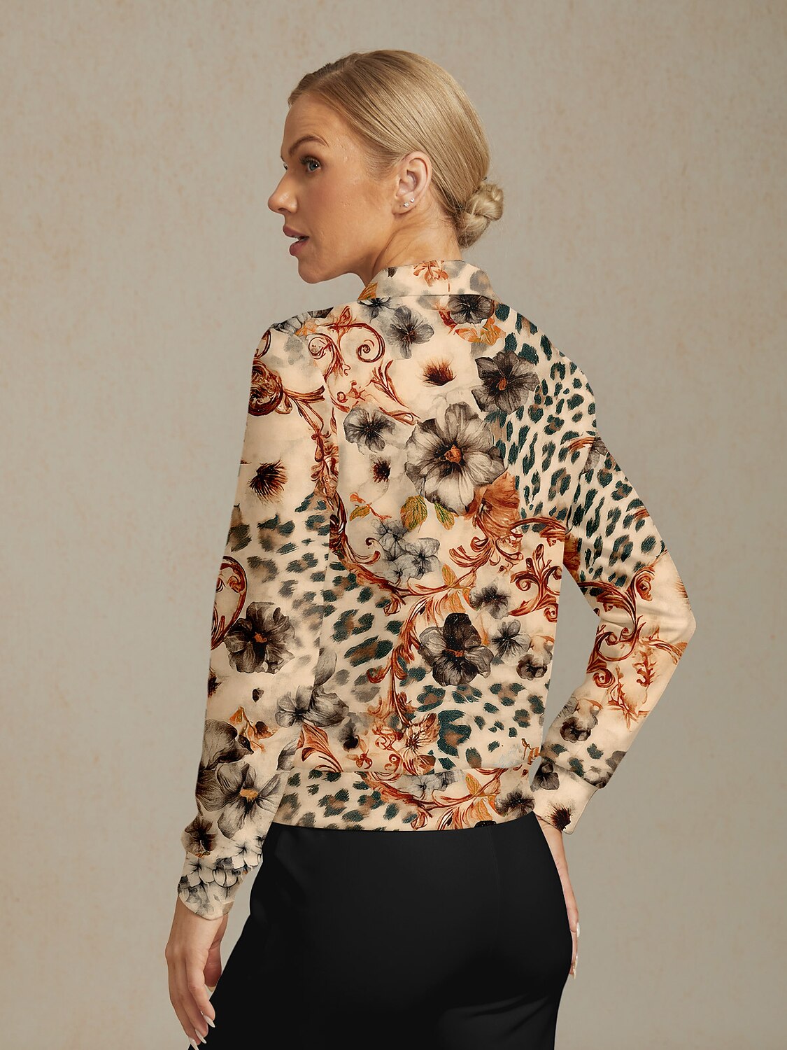 Wildlife Party Golf Sweatshirt